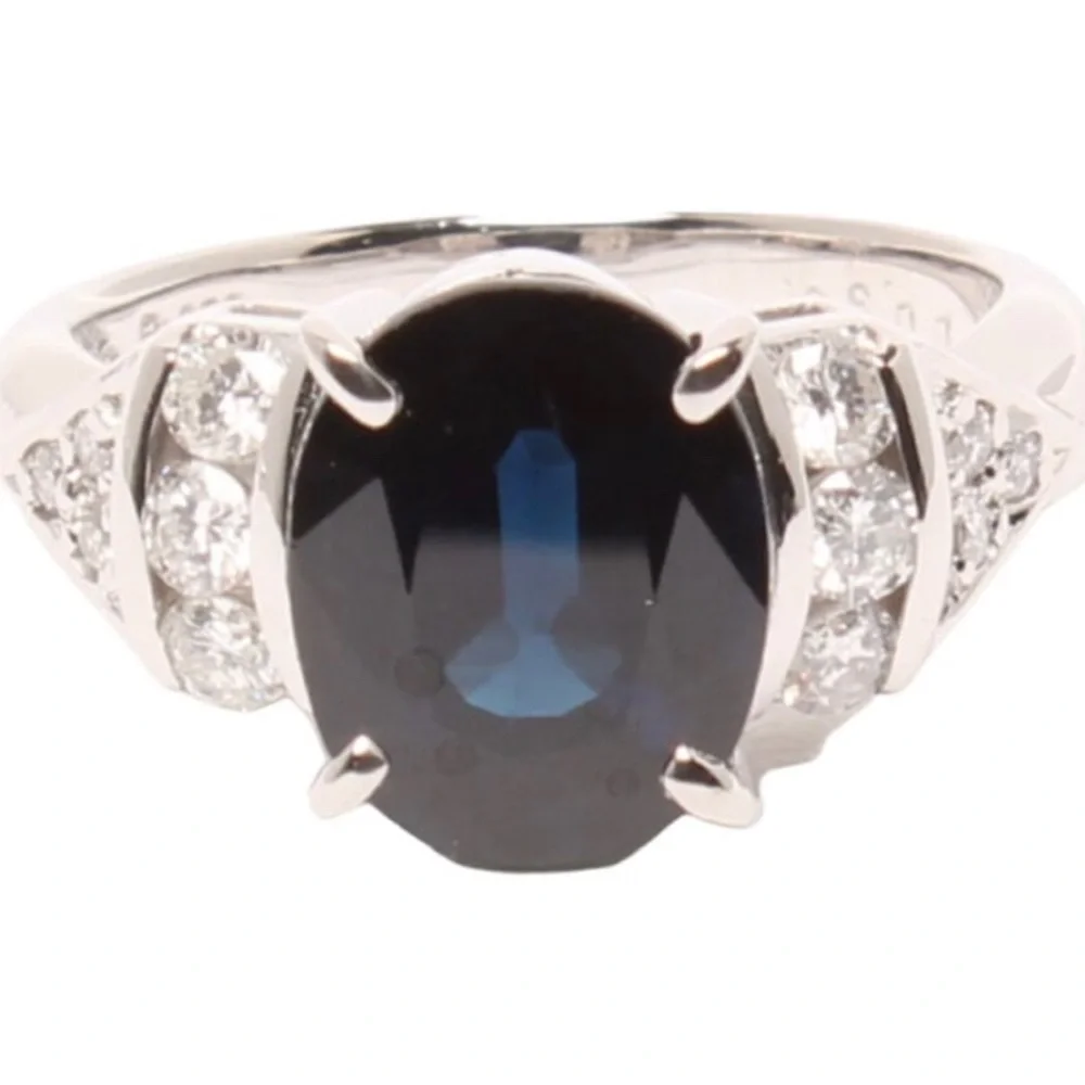 4.36 carat royal blue sapphire platinum ring - Picture 2 of 16